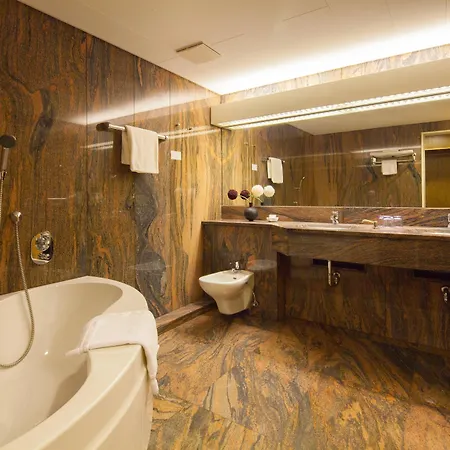 赫德霍夫加尔尼酒店 酒店